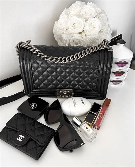 prezzi chanel boy|Chanel men's bag.